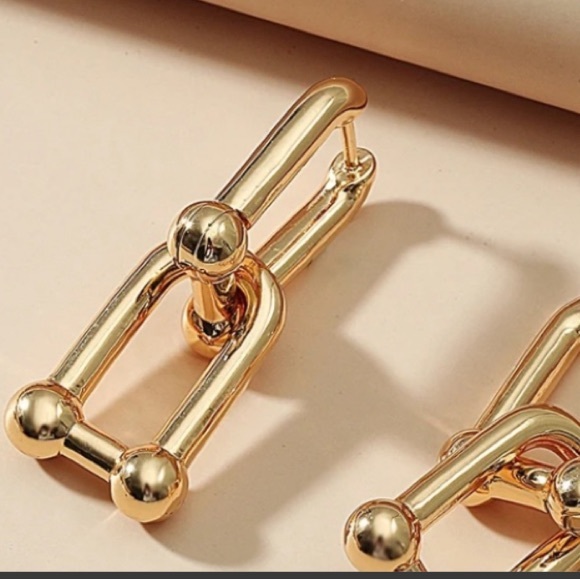 18k Gold Plated Minimalist Liked Earrings 1.5” - Picture 6 of 6